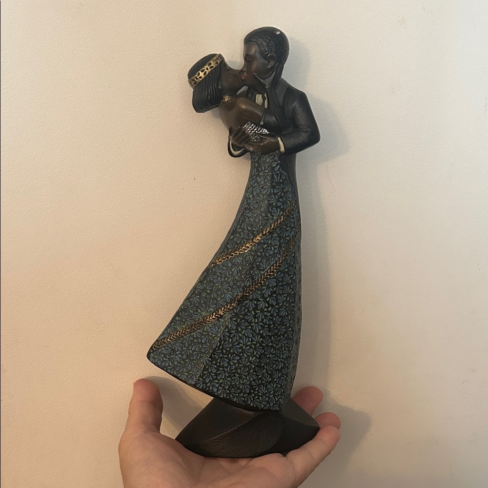 1996 Enesco Mahogany Princess “The Embrace” Sculpture by Parastone 263087